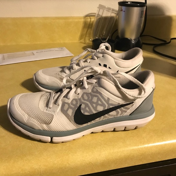 Nike women’s running shoes - Picture 1 of 2